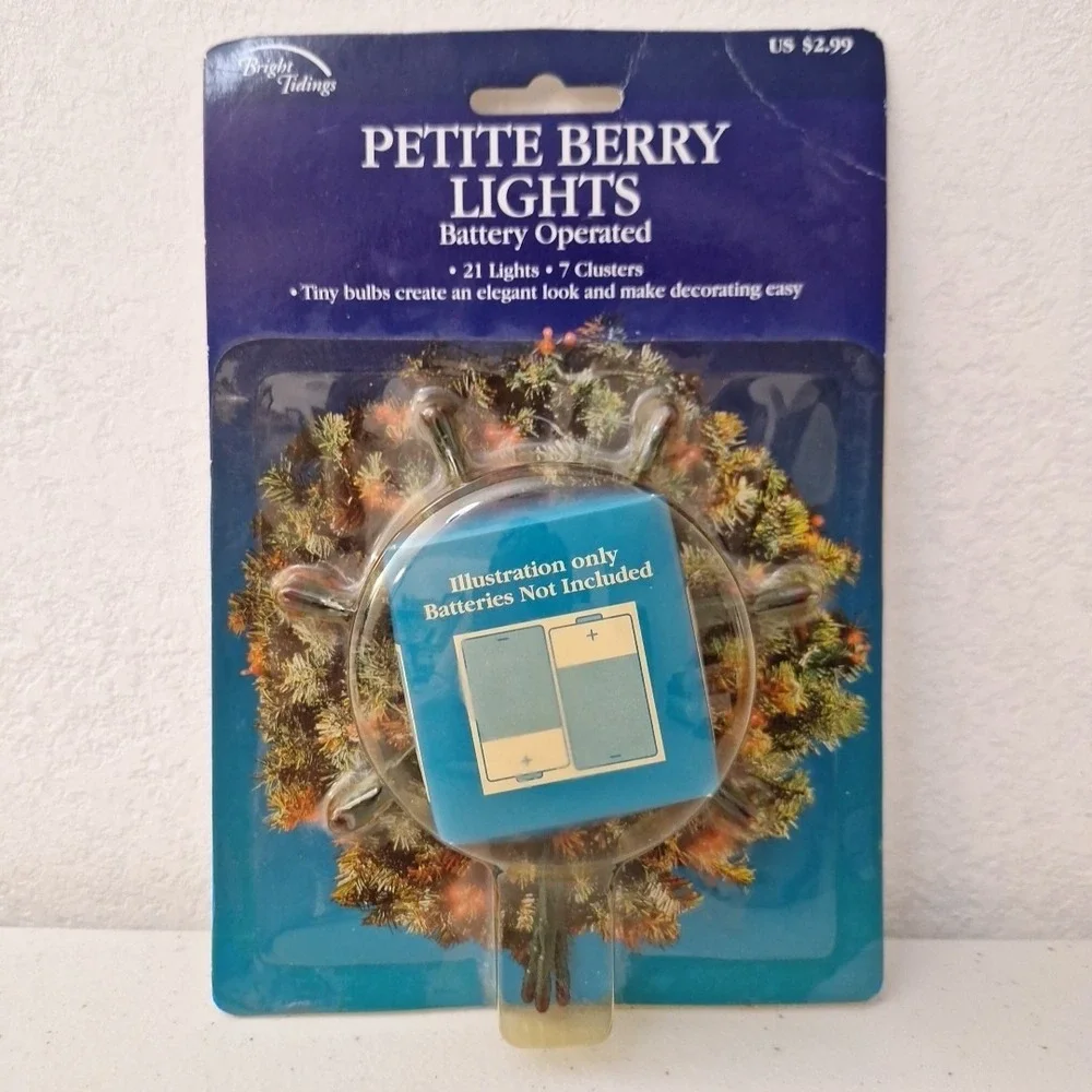 Vintage RARE Bright Tidings Petite Berry Cluster Lights Wreath Battery Op. NEW